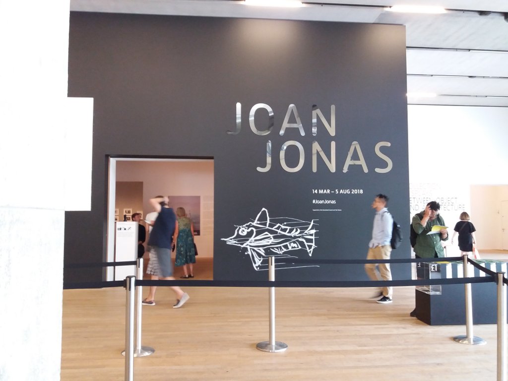 Joan Jonas Eingangsbereich Tate Modern